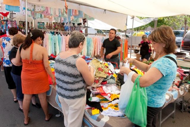 Se abre el plazo para cubrir las vacantes en los Mercadillos municipales - 1, Foto 1