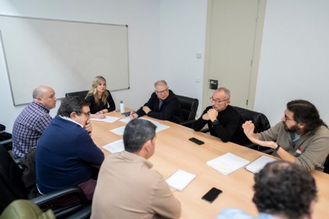 SUMAR y el PP reciben al comité de empresa de SABIC en el Congreso de los Diputados - 1, Foto 1