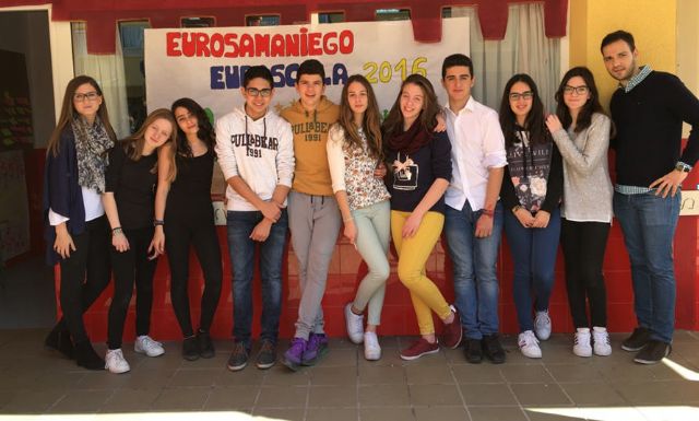 Los alumnos del Centro de Enseñanza Samaniego, que participan en el Concurso Euroscola 2016, entrevistaron al Alcalde y al Concejal de Educación - 4, Foto 4