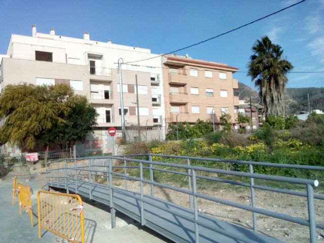 Cambiemos Murcia denuncia la instalación sin permisos de un puente metálico en la rambla de Beniaján - 2, Foto 2