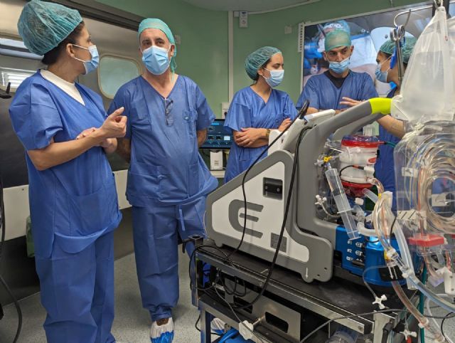 Un equipo del Hospital da Luz de Lisboa visita la Arrixaca para formarse en oxigenación por membrana extracorpórea - 1, Foto 1