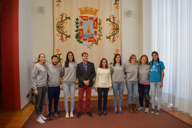 El Gobierno municipal felicita a las chicas de voleibol del recién ascendido Algar Surmenor - 1, Foto 1