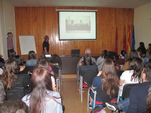 Alumnos de educación social de la Universidad de Murcia visitaron el edificio de La Milagrosa - 1, Foto 1