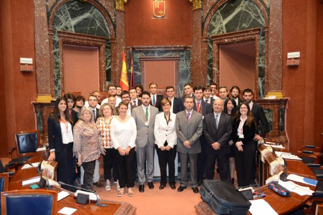 La Asamblea Regional de Murcia acoge la Final del III Torneo Nacional de Debate Parlamentario UMAR - 2, Foto 2