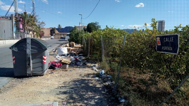 Ahora Murcia denuncia la acumulación permanente de basura y escombros en puente tocinos, a 300 metros del palacio de deportes - 3, Foto 3