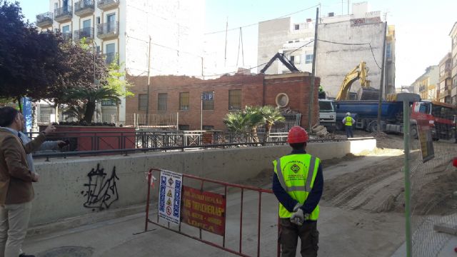 Las obras en San Vicente impulsadas por el PP permiten ampliar la plaza, ganar espacio para el peatón, crear una Ludoteca y ampliar la oferta de cursos de la Universidad Popular - 1, Foto 1