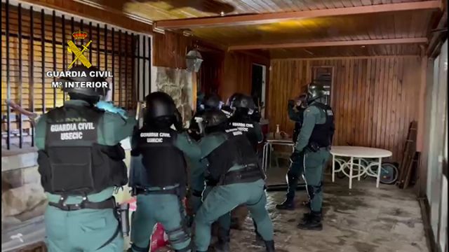 La Guardia Civil desmantela una organización criminal que estafó a 160 personas de toda España a cuenta del 'Black Friday' - 1, Foto 1