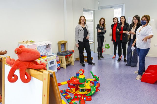 Isabel Franco visita el centro de recuperación integral para mujeres víctimas de violencia de género en Santiago de Compostela - 2, Foto 2