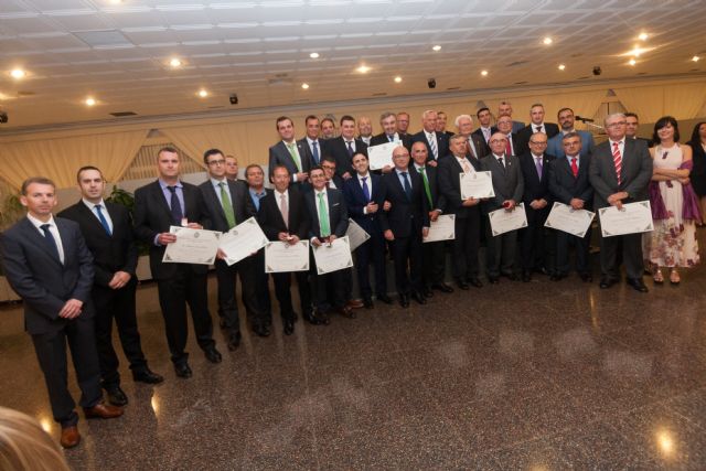 El Colegio de Graduados en Ingeniería de la rama industrial e Ingenieros Técnicos Industriales de la Región de Murcia entrega sus insignias a los colegiados con 50 y 25 años de actividad profesional - 1, Foto 1