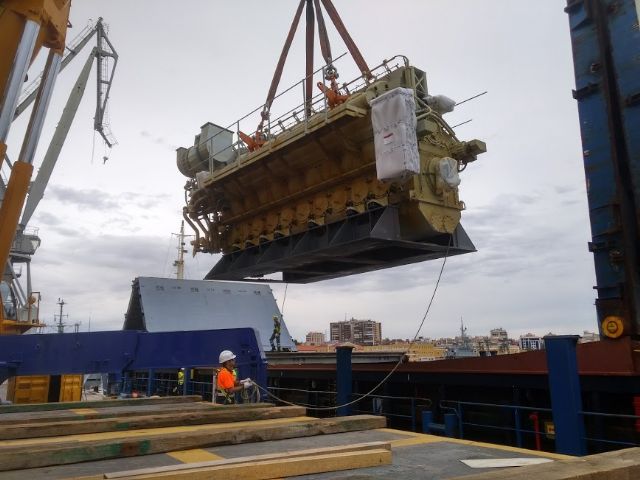 NAVANTIA embarca los motores del primero de los AOR para Australia - 1, Foto 1