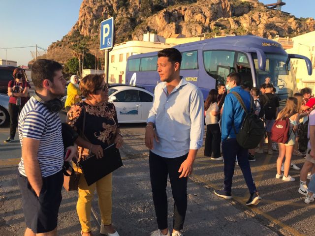 El Ayuntamiento pone a disposición de los estudiantes aguileños un servicio de autobús para los desplazamientos a las sedes de la EBAU en Lorca - 1, Foto 1