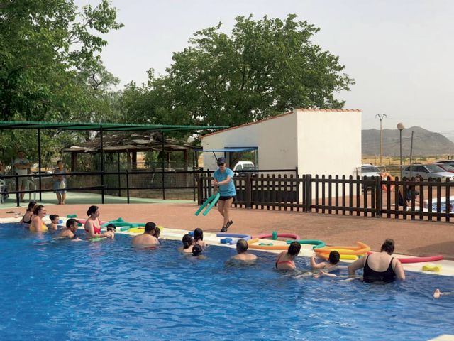 La Concejalía de Deportes abre el plazo de inscripción en los cursos de verano de las piscinas de Zarcilla y La Parroquia - 1, Foto 1