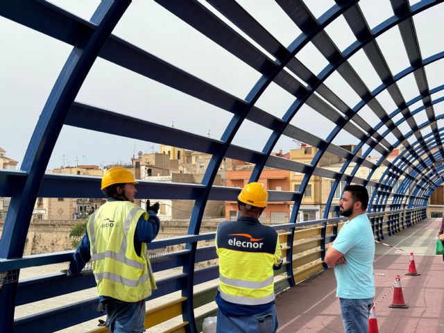 El Ayuntamiento de Puerto Lumbreras renueva el sistema de alumbrado público en el puente, la pasarela y el paso de la Rambla de Nogalte - 1, Foto 1