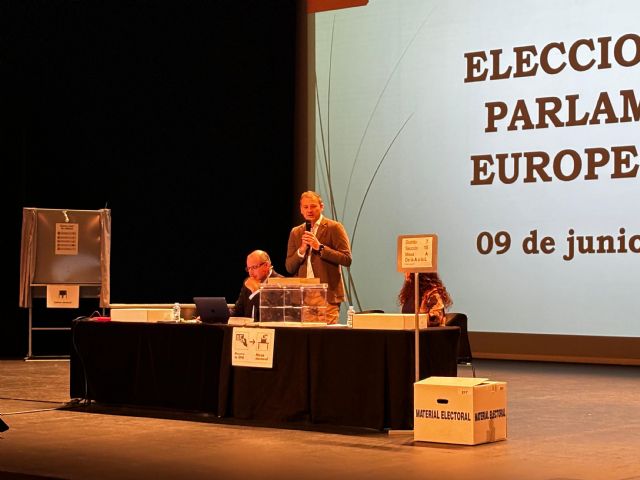 El Servicio de Estadística imparte charlas formativas a los miembros de las 533 mesas electorales del 9-J en el municipio de Murcia - 1, Foto 1