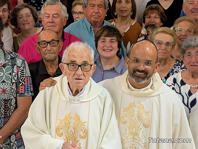 Sesenta años de sacerdocio, humildad y servicio: Totana homenajea a Isidro Molino en sus Bodas de Diamante Sacerdotales Sesenta años de sacerdocio, humildad y servicio: Totana homenajea a Isidro Molino en sus Bodas de Diamante Sacerdotales