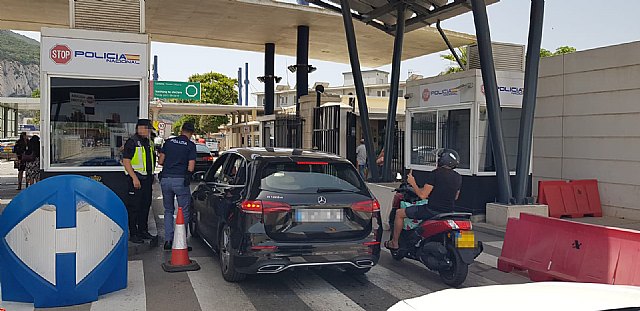 Agentes de la Policía Nacional y de las Policías de Francia e Italia patrullan juntos en La Línea para reforzar la seguridad de los turistas - 1, Foto 1