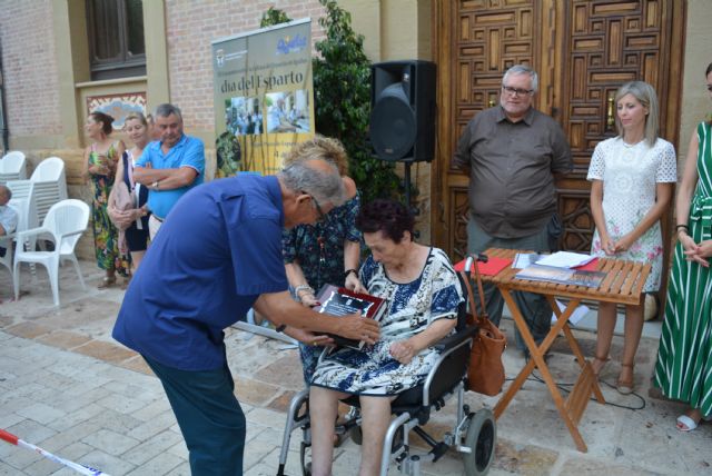 Los artesanos esparteros exhiben en la plaza de España una muestra de sus trabajos - 4, Foto 4