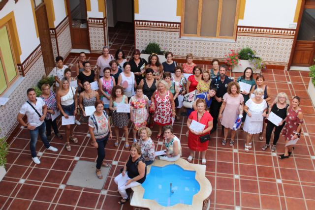 40 mujeres finalizan el curso de Autoprotección y Defensa Personal de la Concejalía de Igualdad - 1, Foto 1