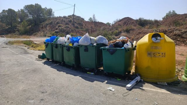 El abandono y la suciedad en pedanías como La Parroquia es inadmisible cuando los lorquinos pagan un 22% más en el precio de la basura - 2, Foto 2