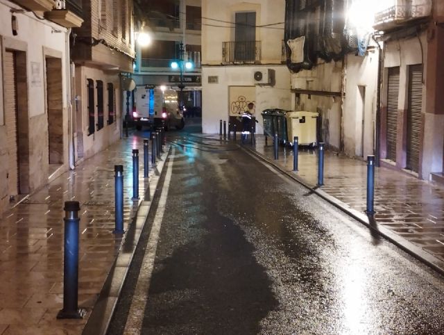 Avanza en pedanías la operación de 'punta a punta' con un deshollino general que friega y baldea con agua a presión los principales puntos de encuentro - 2, Foto 2