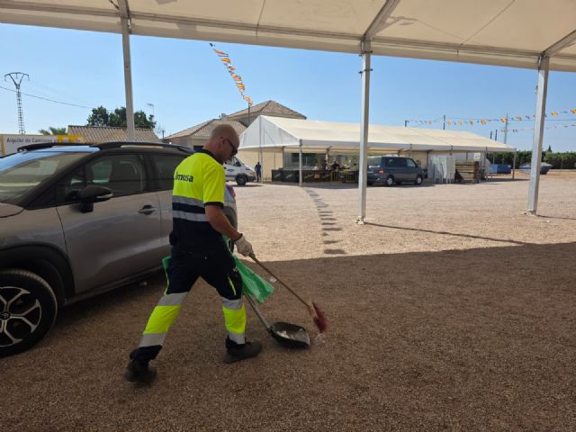 LIMUSA refuerza los servicios de limpieza en pedanías y espacios turísticos para atender el incremento de población en estos enclaves durante el verano LIMUSA refuerza los servicios de limpieza en pedanías y espacios turísticos para atender el incremento de población en estos enclaves durante el verano