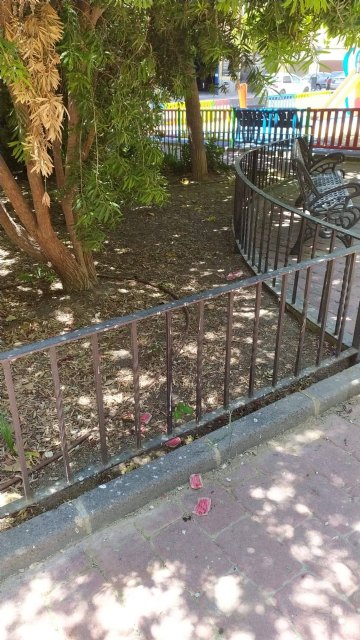 Piden extremar la precaución ante la posible aparición de cebos venenosos en parques y jardines de Cieza Piden extremar la precaución ante la posible aparición de cebos venenosos en parques y jardines de Cieza