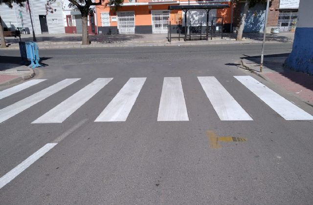 Vía Pública continúa con las obras de mejora de la señalización horizontal del municipio - 1, Foto 1