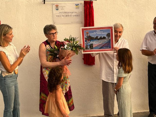 Merecido homenaje a Raimundo Jiménez Ramírez tras casi cincuenta años dedicado al balonmano en Águilas - 1, Foto 1