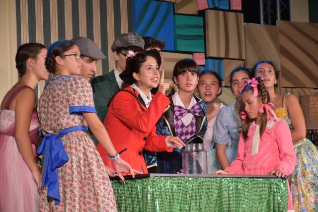 El musical Viento del este, homenaje a Mary Poppins, un encanto especial en el Auditorio Cine Rosales de Calasparra - 1, Foto 1