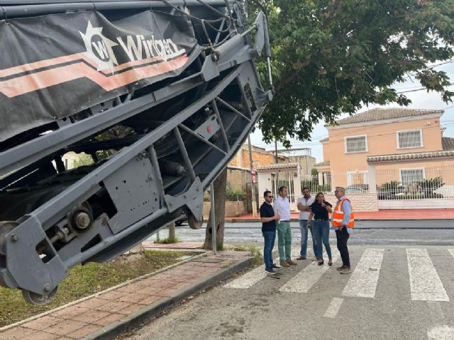 La calle Mar Menor y la avenida Juan XXIII de Cabezo de Torres refuerzan su seguridad con la mejora del pavimento - 2, Foto 2