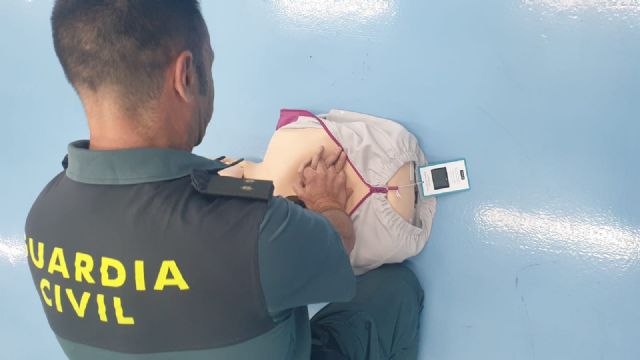 Dos guardias civiles formados por UNIVERSAE en técnicas de reanimación cardiopulmonar salvan la vida de un hombre en Cartagena - 2, Foto 2