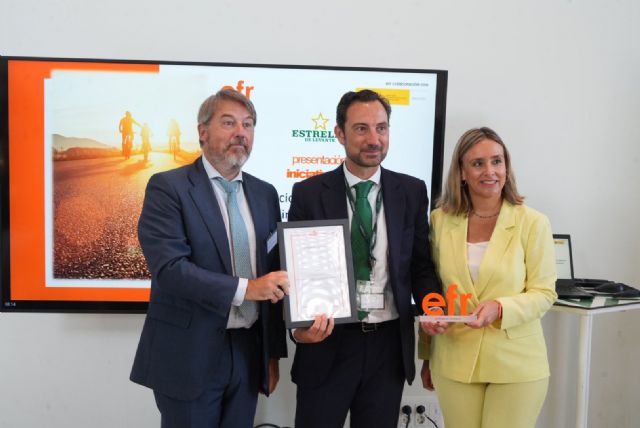 La Comunidad entrega a Estrella de Levante su certificación de 'empresa familiarmente responsable' - 1, Foto 1