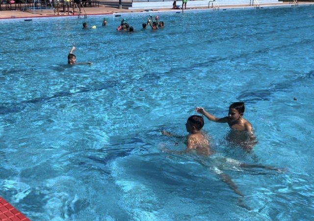 Este domingo finaliza oficialmente la temporada de las piscinas municipales en El Paretón y el lunes 9 de septiembre en Totana, Foto 1