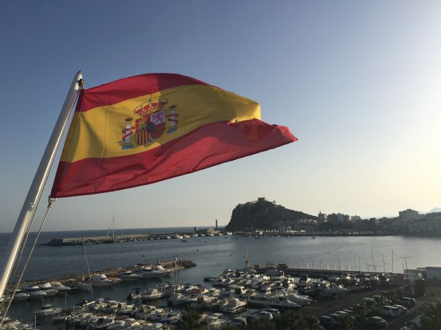 El Partido Popular solicita que cada 12 de octubre se coloque la bandera de España en el balcón del Ayuntamiento de Águilas - 1, Foto 1