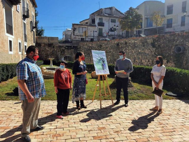 Los jardines del Museo de la Fiesta acogen la entrega de los premios del concurso ´Te enseño Caravaca´ convocado por el ´Día Internacional del Turismo´ - 1, Foto 1