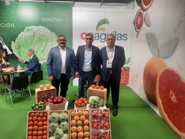 El edil de Agricultura destaca la importancia del producto aguileño en la Feria Fruit Attraction - 5, Foto 5