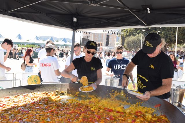 Paella multitudinaria para la apertura festiva del curso - 1, Foto 1