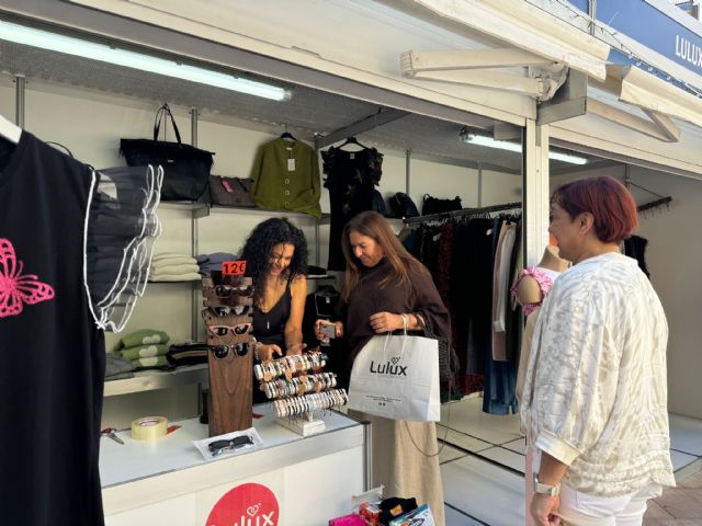 MC celebra el cambio de ubicación de la Feria Outlet a la Plaza Juan XXIII - 1, Foto 1