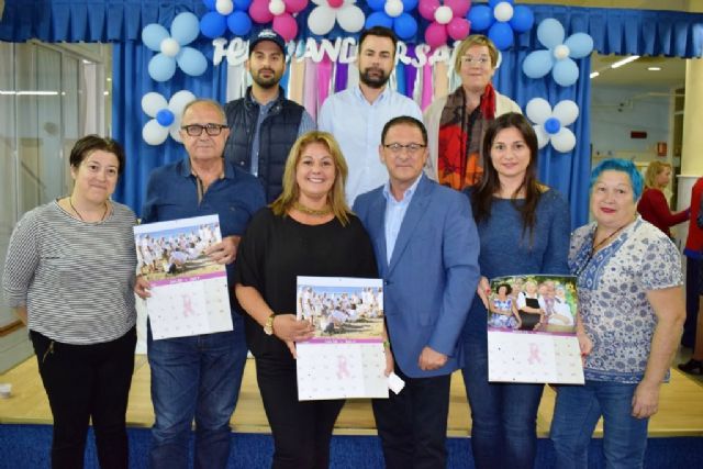 La Junta Local de la AECC presenta su calendario solidario con el apoyo de los mayores del Centro Social del Puerto - 2, Foto 2