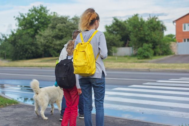 Dimoba realizará servicio de control de accesos y de educación vial a los centros escolares de Badalona - 1, Foto 1