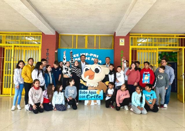 Vuelve la campaña Bebe agua con Grifo para informar en los centros educativos sobre la calidad del agua potable de Lorca - 1, Foto 1