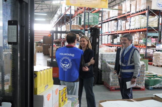 El Gobierno regional apoya al Banco de Alimentos del Segura convertido en centro de recogida de ayudas para los afectados por la Dana en Valencia - 2, Foto 2