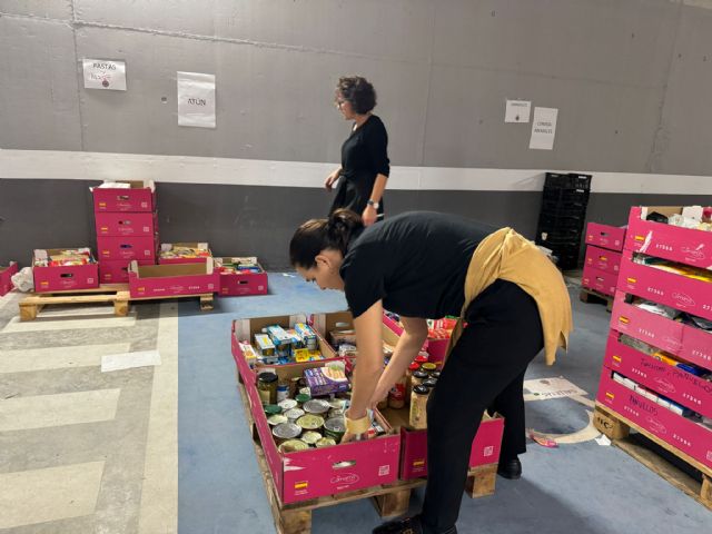 El Ayuntamiento de Lorca mantendrá abierto hasta el viernes por la tarde el punto de recogida de donaciones de IFELOR - 2, Foto 2