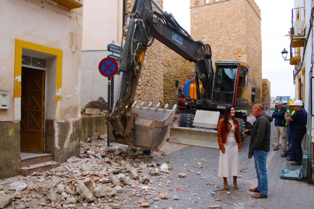 El Ayuntamiento derriba una edificación para recuperar la Torre 9 y la Cortina 13 de la antigua Muralla Medieval de Lorca - 5, Foto 5