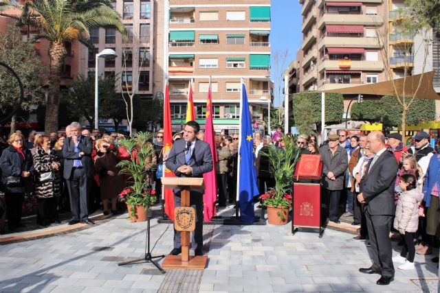 Abre a los vecinos de Alcantarilla, la plaza de la Constitución, conmemorando así también el Día de la Constitución en nuestro municipio - 2, Foto 2