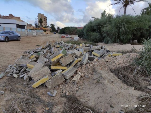 MC Cartagena denuncia vertidos de residuos de la construcción junto al Mar Menor - 2, Foto 2