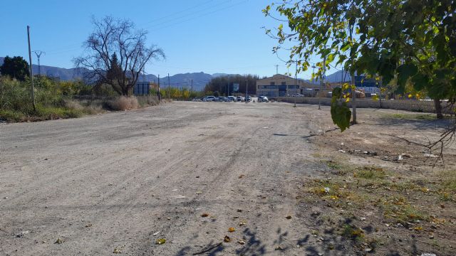 El Ayuntamiento retira 400 toneladas de escombros, enseres y voluminosos en La Azacaya - 2, Foto 2