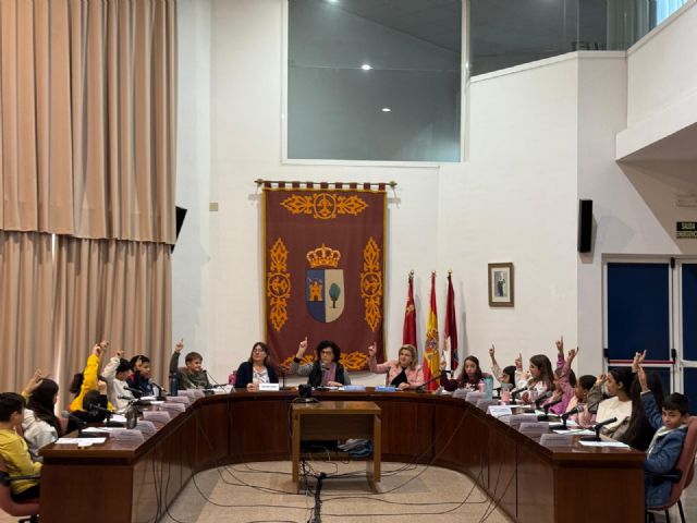 Puerto Lumbreras celebra el Día de la Constitución con los tradicionales plenos infantiles de todos los colegios del municipio - 1, Foto 1