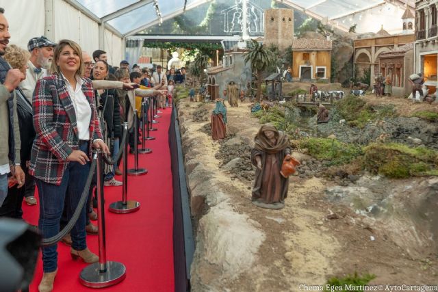 El Belén Municipal vuelve a acercar a los cartageneros el misterio de la Navidad y la tradición artesana en la Plaza San Francisco - 1, Foto 1