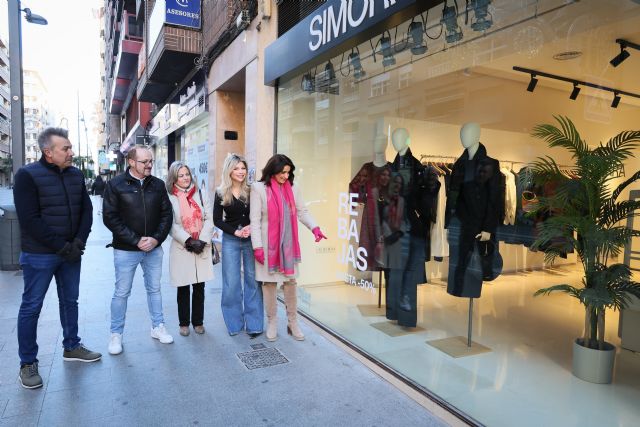 Arrancan las Rebajas de invierno con la vista puesta en que continúe el frío y se incrementen las ventas de ropa de abrigo - 1, Foto 1